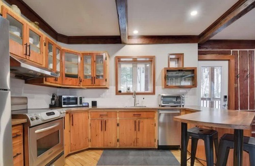 Saint-Raymond Ski Chalet | Lakaban | Forest Hideaway | Fireplace, Comfort & P