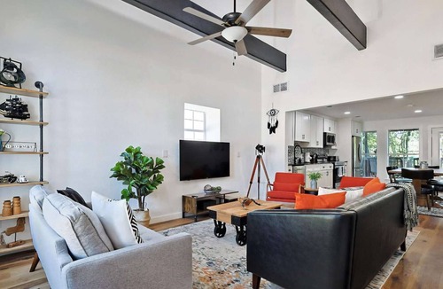 Oak Point House | Lake access 3 Bedroom in Oak Point