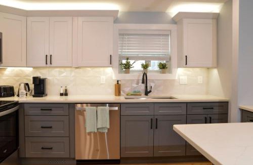 Billerica House | Lake Access 4 Bed 3 Bath HOT TUB