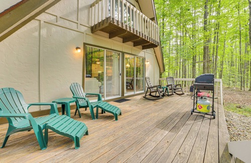 Mancelona Cabin | Lake Access Cabin w/Deck, Fire Pit & Grill!