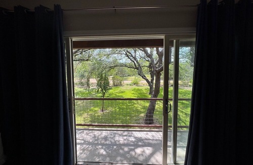 Granite Shoals House | Lake access home in the Hill Country! Less than 1 min walk to boat ramp