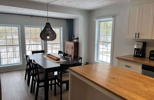 Saint-Claude Ski Chalet | Lake Access - Private Spa - Pool table | Rustique