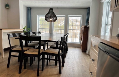 Saint-Claude Ski Chalet | Lake Access - Private Spa - Pool table | Rustique