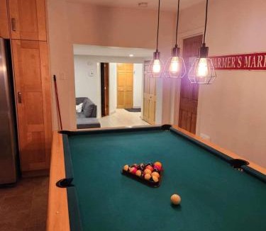 Saint-Claude Ski Chalet | Lake Access - Private Spa - Pool table - Rustique