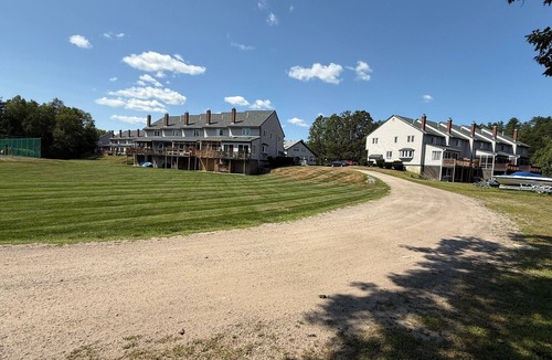 Bristol House | Lake Access Townhome Perfect for Families