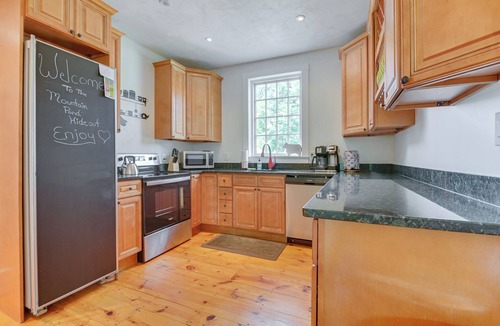 Conway House | Lake Access + Views: Family Getaway in Conway!