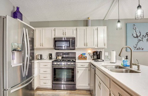 Golden House | Lake Access & Views! Table Rock Lake Family Escape