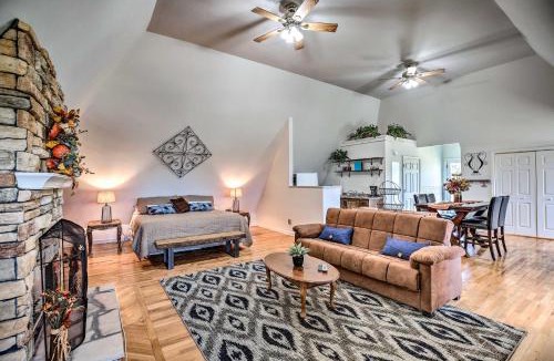 Cartersville Apartment | Lake Allatoona Area Studio with Pool and Views!