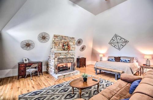 Cartersville Apartment | Lake Allatoona Area Studio with Pool and Views!