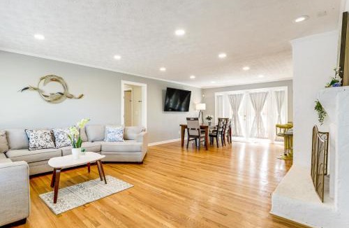 Duluth House | Lake and Dock Access Peaceful Retreat in Duluth