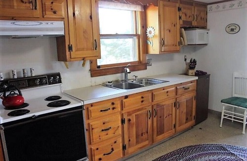 Laconia Cottage | Lake and Mountain views!