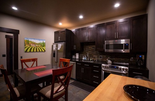 Easton House | Lake and Mountain Views