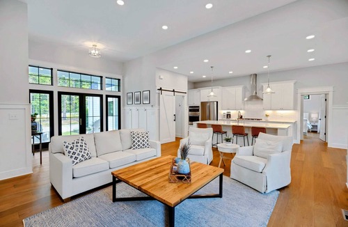 Mineral House | Lake Anna with Pool, Beach, Patio, Hot Tub