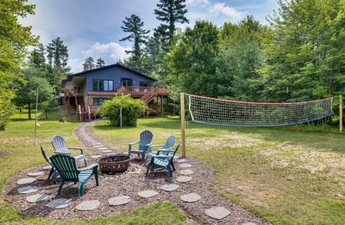 Neillsville House | Lake Arbutus Escape! Dock, Fire Pit & Game Room