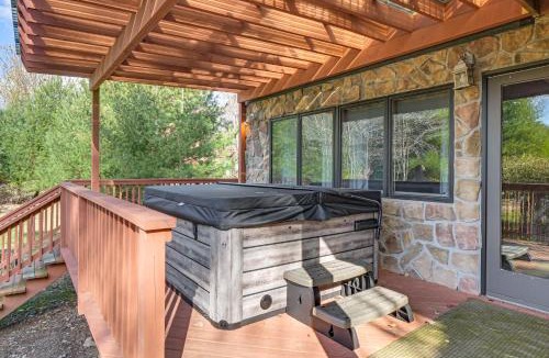Neillsville House | Lake Arbutus Escape! Dock, Fire Pit & Game Room