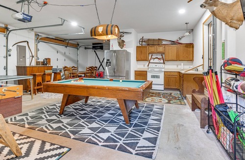 Neillsville Cabin | Lake Arbutus Escape! Dock, Fire Pit & Game Room