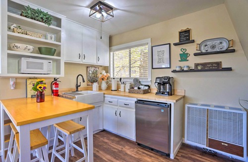 Lake Arrowhead Apartment | Lake Arrowhead Studio Near Hiking w/Hot Tub