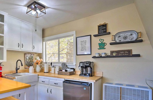 Lake Arrowhead Apartment | Lake Arrowhead Studio Near Hiking w/Hot Tub