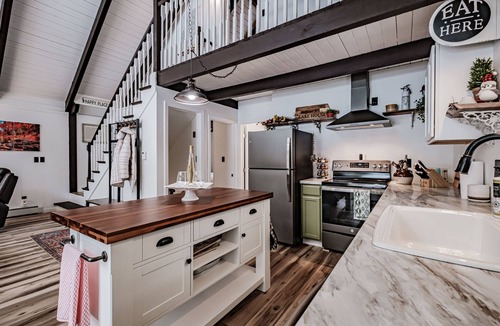 Lake Arrowhead Cottage | Lake Arrowhead Waterfront Cottage