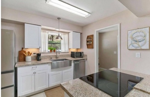 Auburn House | Lake Arthur Retreat — 4BR Rustic Home with Decks & Fireplace