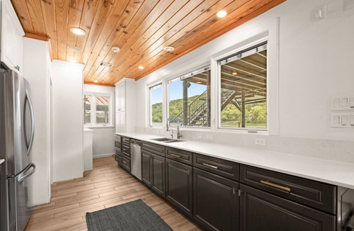 Manana West House | Lake Austin Bungalow | Private Dock + Swim Off the Dock