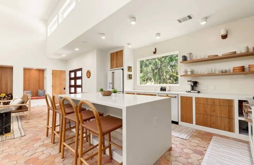 River Dance At Steiner Ranch House | Lake Austin Luxury/200ft Private Waterfront on 2 Acres/2 Docks/Sleeps 4