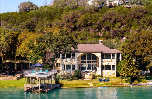 Oak Shores On Lake Austin House | Lake Austin next to ski shores cafe