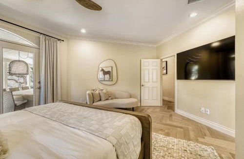 Greenshores House | Lake Austin Oak Retreat