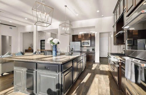 Apache Shores House | Lake Austin Retreat - Private Beach + Dock