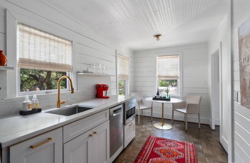 Westfield House | Lake Austin Retreat w/Outdoor Dinning Event Space