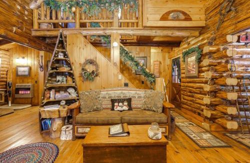 Lake Luzerne House | Lake & Beach Access at Lake Luzerne Cabin!