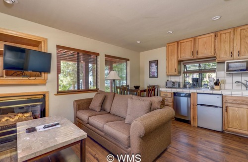 Kings Beach Apartment | Lake/Beach Front Resort - Pool, Hot Tub, BBQ+ U01