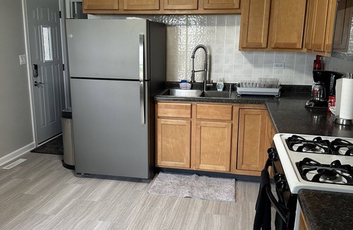 Round Lake Beach House | Lake/Beach Getaway (Remodeled)