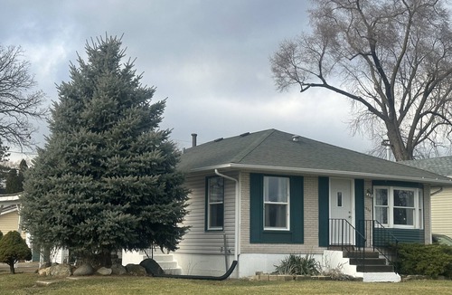 Round Lake Beach House | Lake/Beach Getaway (Remodeled)