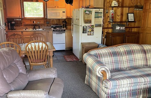 Bellaire Cabin | Lake Bellaire Log Cabin
