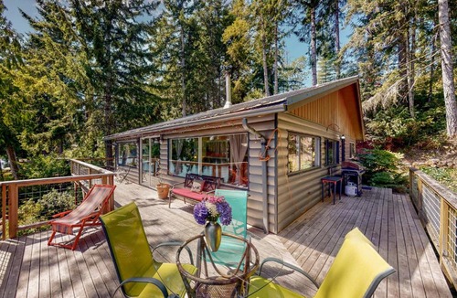 Grapeview House | Lake Benson Rendezvous