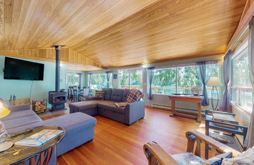 Grapeview House | Lake Benson Rendezvous