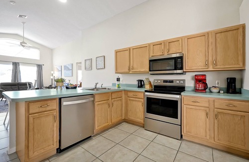 Crystal Cove House | Lake Berkley Home: Pool, Lakefront & near Disney