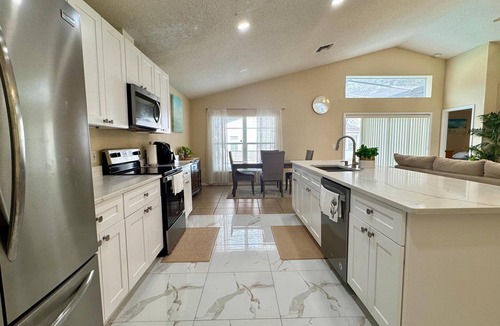 Lake Berkley Villa | Lake Berkley Villas Swanky