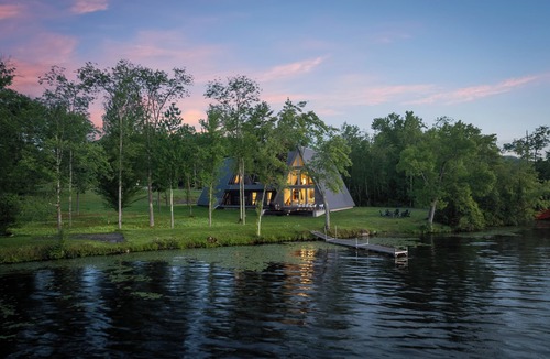 Castleton House | Lake Bomoseen Lake Access, Fire Pit & BBQ