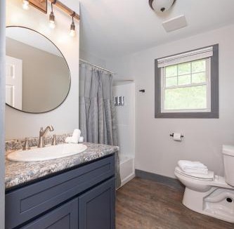 Bomoseen Hotel | Lake Bomoseen Lodge