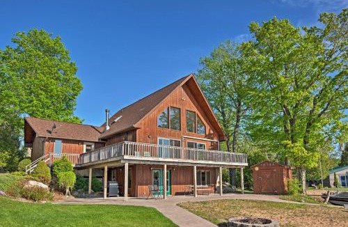 Lake Bonaparte House | Lake Bonaparte 'Fins & Feathers Lodge' w/Dock!