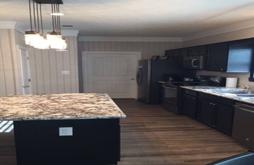 Hackberry House | Lake Breeze. Camp right on the water