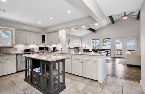 Coldspring House | Lake Breeze Haven