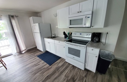 Camdenton Cabin | Lake Breeze Resort