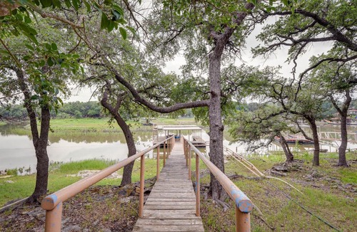 Brownwood House | Lake Brownwood Home w/Private Boat Dock!