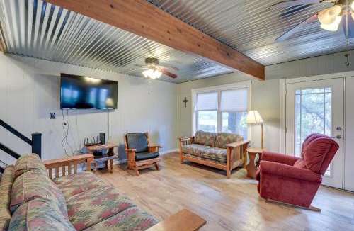 Brownwood House | Lake Brownwood Home w/Private Boat Dock!