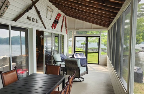 New Marlborough House | Lake Buel Waterfront - 4 Bedrooms with private dock