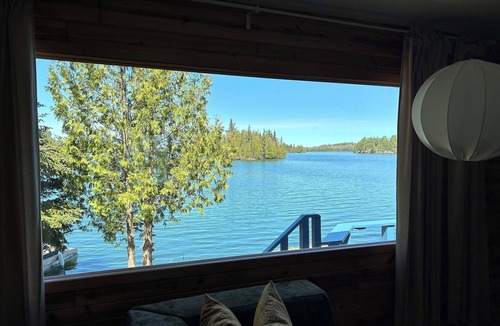 Sioux Narrows Nestor Falls House | Lake house on Crow Lake