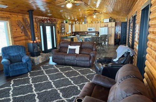 Platte County Apartment | Lake Cabin Along Platte River